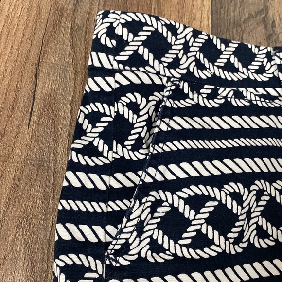 Crown & Ivy Nautical Rope Cotton Spandex Blend Navy and White 5” Shorts - Picture 3 of 9